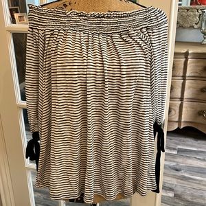 Ladies Altar’d State  Off The Shoulder Shirt Size L